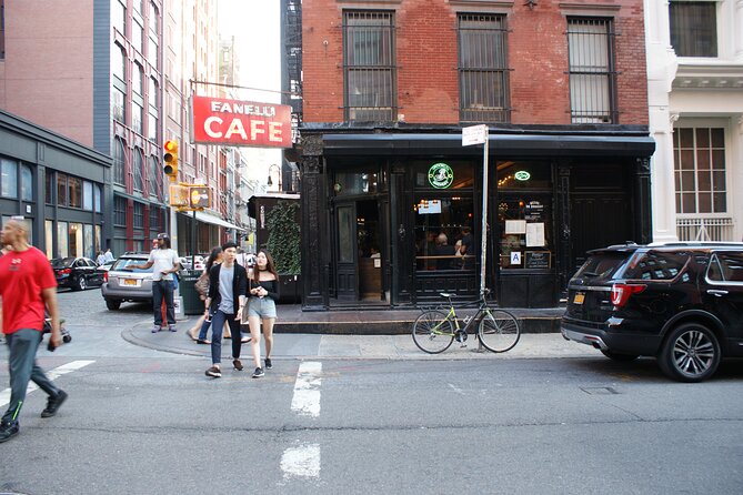 Mini Private Secondhand Shopping Tour in NYC - includes up to 8 - Finding bargains without treating every item as a deal