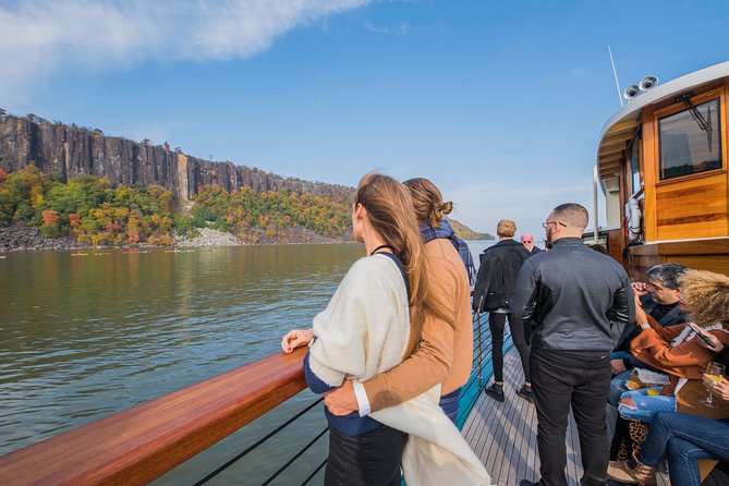 New York Afternoon Fall Foliage Cruise with Lunch - Lunch, dessert, and the pace of the afternoon