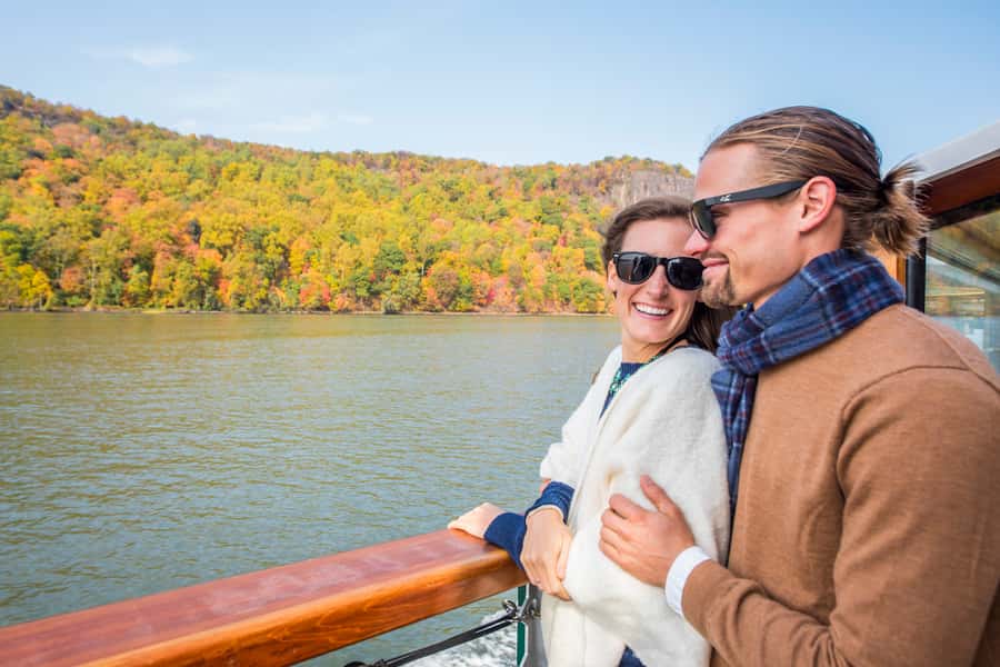 New York City: Afternoon Fall Foliage Lunch Cruise - Key points at a glance