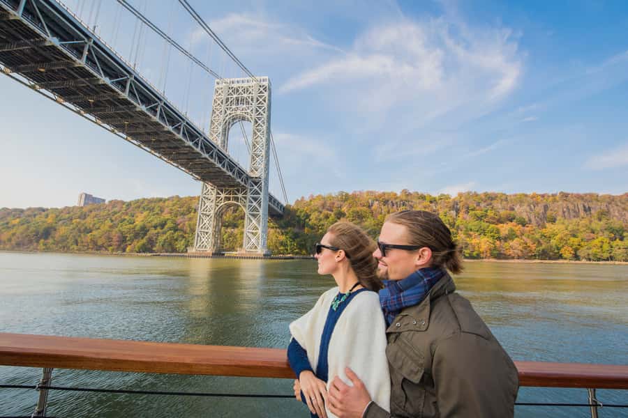 New York City: Afternoon Fall Foliage Lunch Cruise - A classic yacht with an indoor retreat