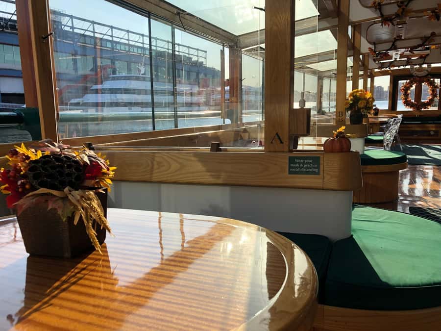 New York City: Afternoon Fall Foliage Lunch Cruise - What arrives at lunch