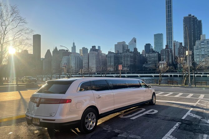 New York City Airport Arrival Transfer by Limo LGA JFK EWR - What the stretch limo is really like