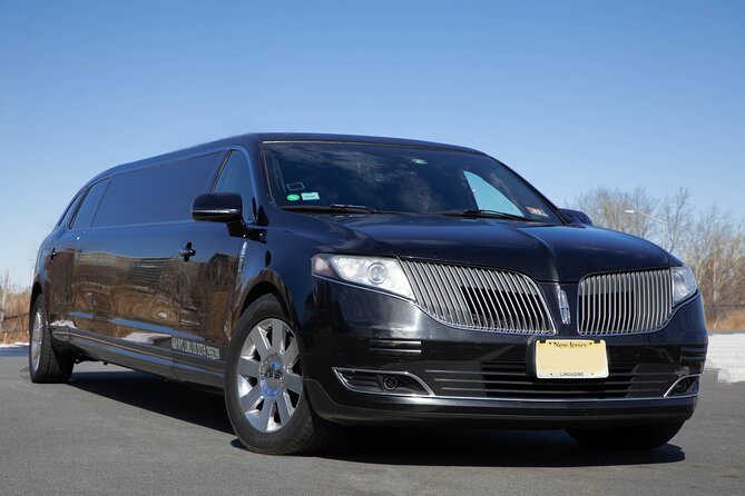 New York City Airport Departure Transfer by Limo LGA JFK EWR - The Limousine Interior and Onboard Extras