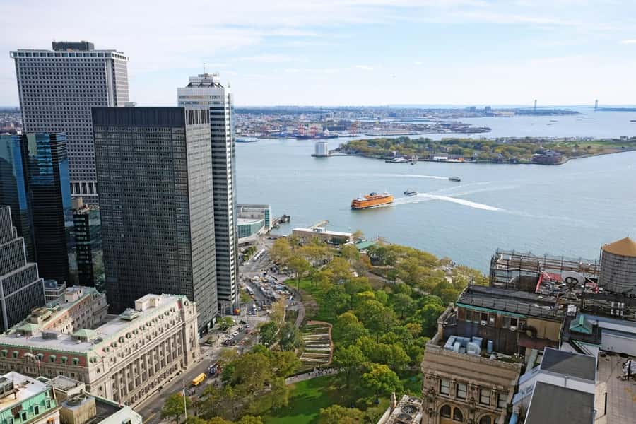 New York City: Brooklyn Bridge and Manhattan Guided Tour - Wall Street, the New York Stock Exchange, and City Hall