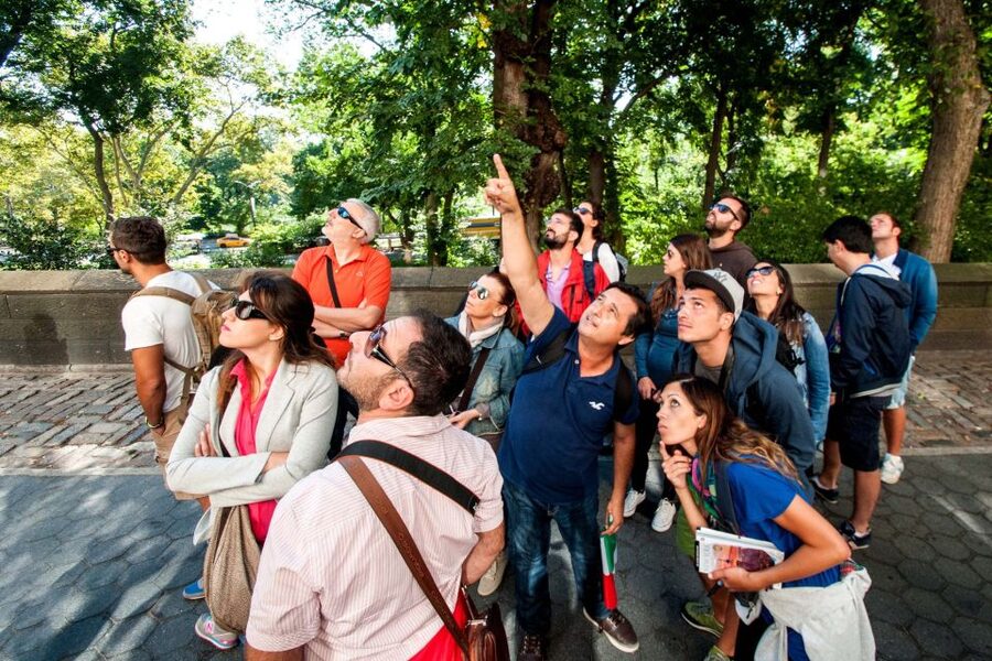 New York City: Bus Tour from Manhattan - Fifth Avenue, Rockefeller Center, and Radio City Music Hall