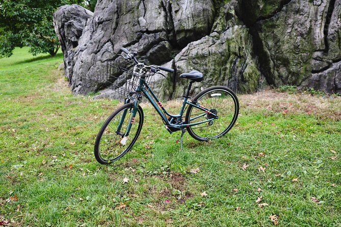 New York City Central Park Bicycle Rental - Picking up your Trek or Giant hybrid bike