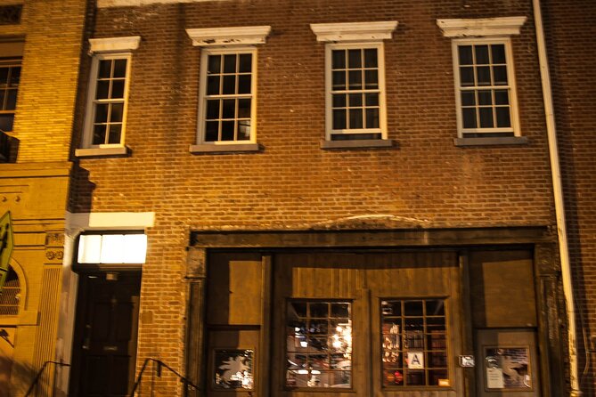 New York City Chilling Nightmares & Necromancy Ghost Tour - Gay Street and the old Pirate’s Den