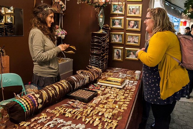 New York City Christmas Holiday Lights and Markets Walking Tour - How the tour handles its weaker points