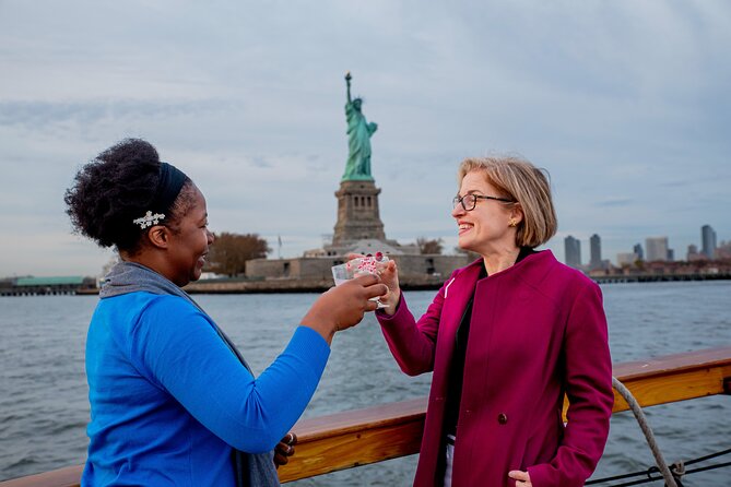 New York City Christmas Holiday Statue and Skyline Cocoa Cruise - Cancellation and weather planning