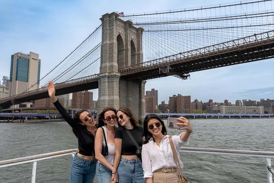 New York City: City Cruises Alive After Five Cocktail Cruise - What this New York cocktail cruise really is