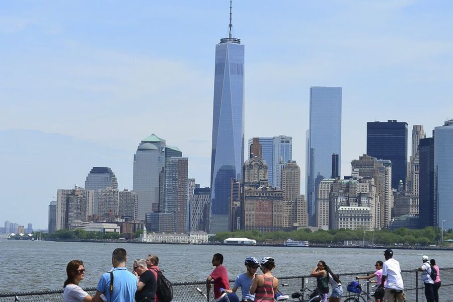 New York City: City Highlights Guided Bike or eBike Tour - What the guides add