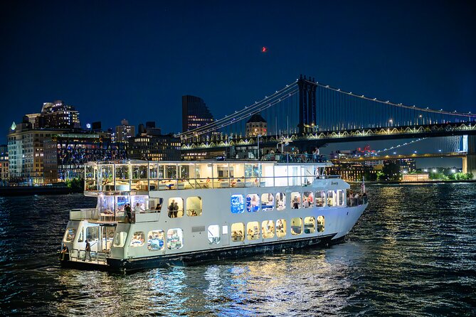 New York City Dinner Cruise on Luxury Yacht with Live Music - Key details before you book