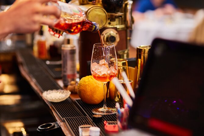 New York City Dinner Cruise with Live Music - Winter comfort and service can shape the night