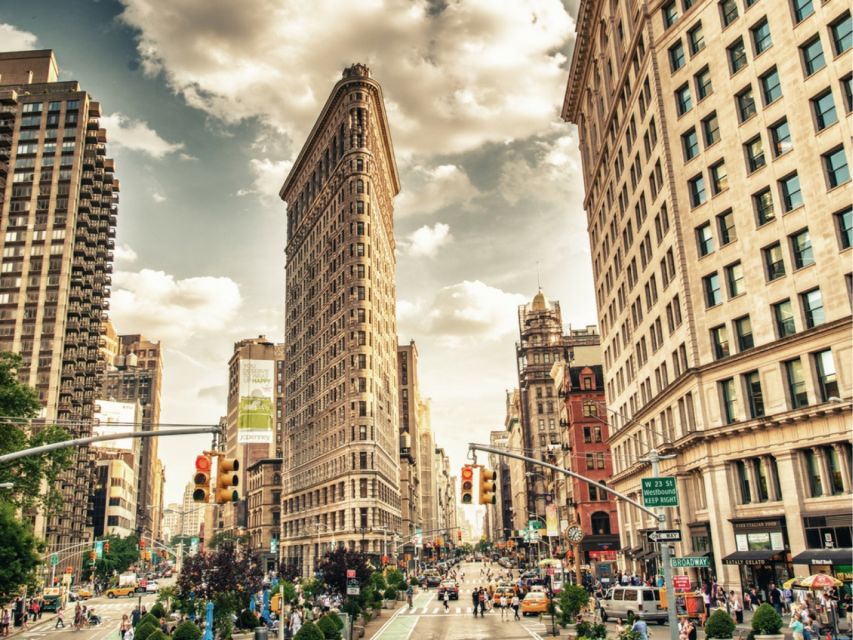 New York City: Flatiron Food, History, and Architecture Tour - Madison Square Park and the Flatiron Building