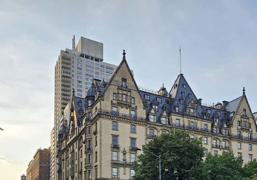 New York City: Gossip Girl Private Tour in Manhattan - Bethesda Terrace and Central Park views