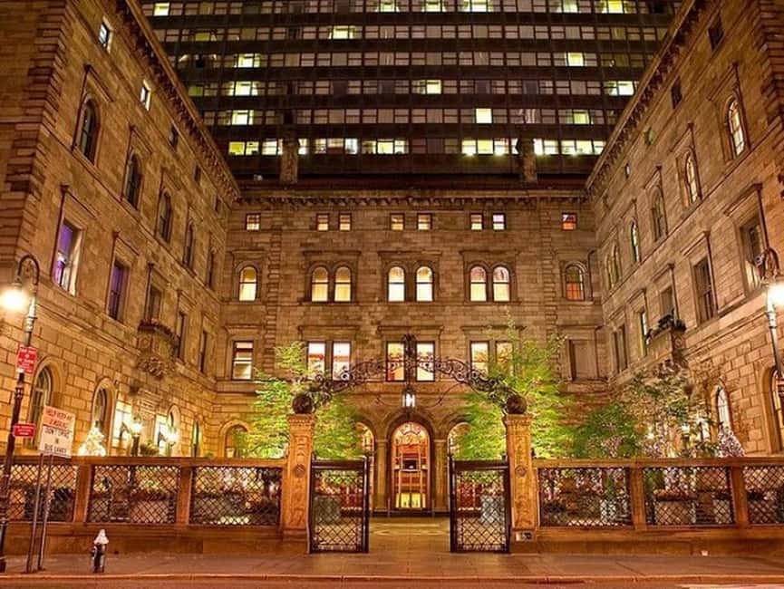 New York City: Gossip Girl Private Tour in Manhattan - What the guide adds to the ride