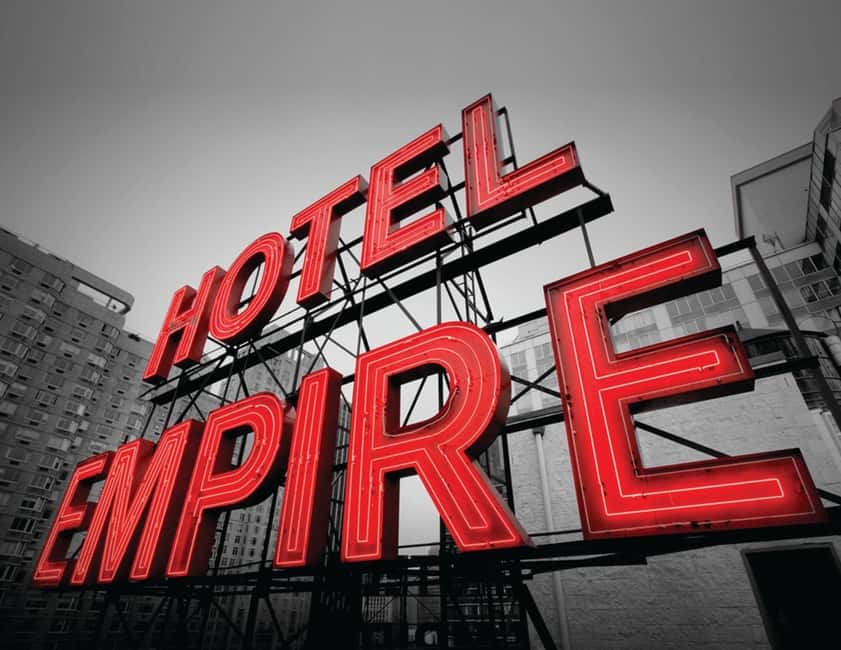 New York City: Gossip Girl Tour 60 min - The Plaza Hotel and Oak Bar