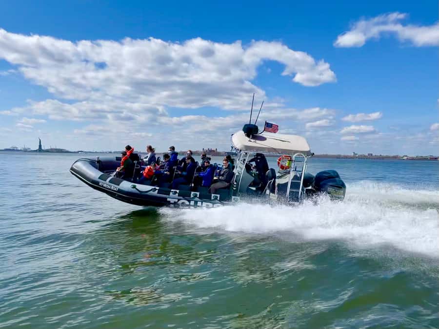New York City: Harbor Speedboat Tour - Why New York looks better from a speedboat