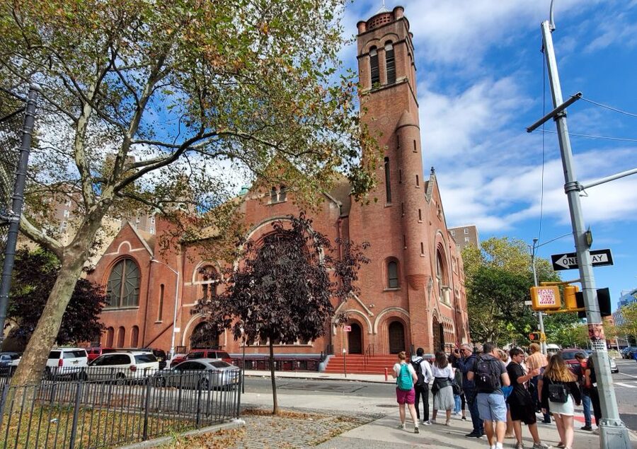 New York City: Harlem Gospel Experience Walking Tour - Should you book the Harlem Gospel Experience?