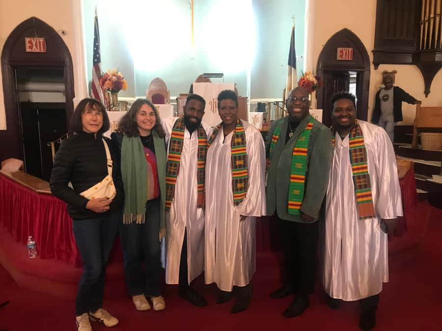 New York City: Harlem Gospel Live Music Concert - What happens during the one-hour performance