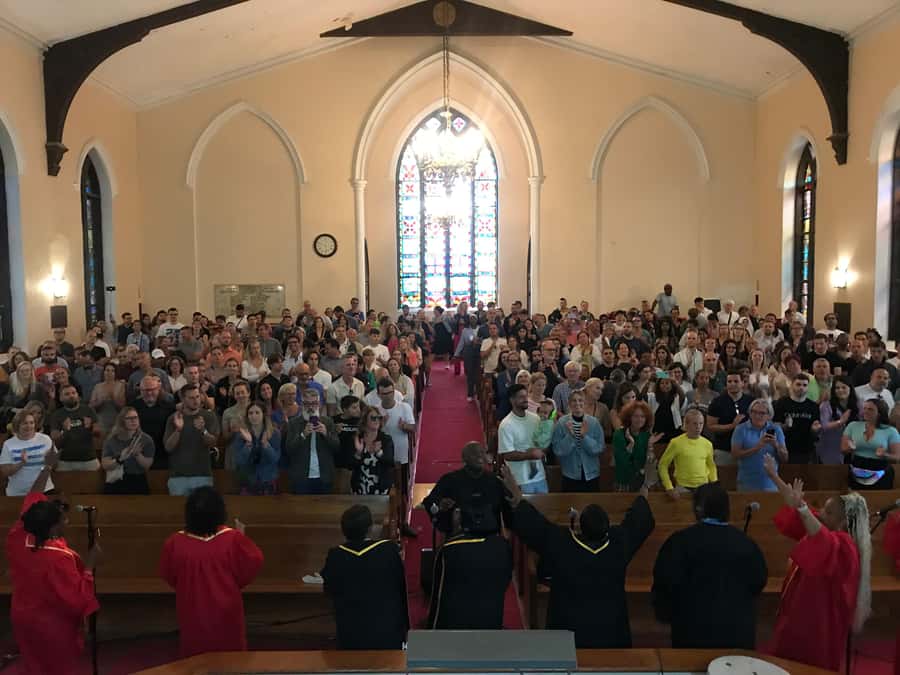 New York City: Harlem Gospel Live Music Concert - The atmosphere: concert, community, and participation
