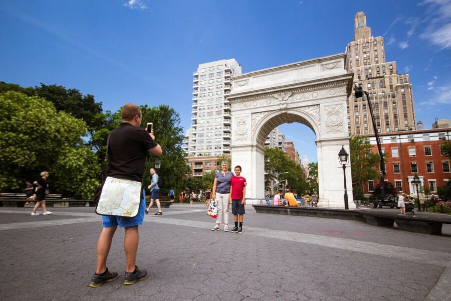New York City: High Line and Greenwich Village Combo Tour - Moving From Chelsea to Greenwich Village