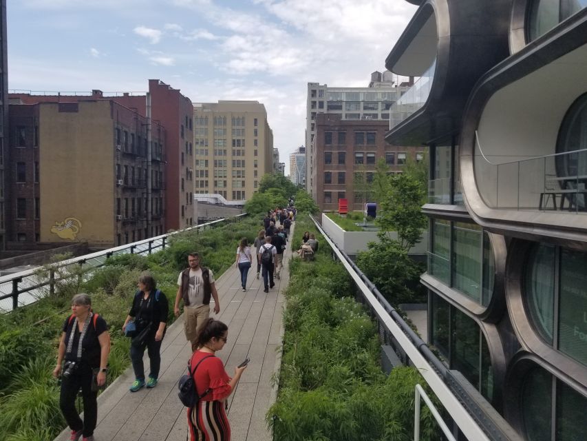 New York City: High Line & Hudson Yards Walking Tour - Public art, murals, and the best photo stops