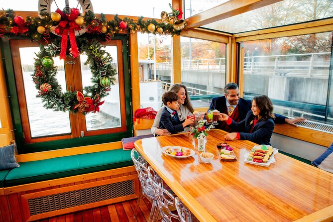 New York City Holiday Brunch Cruise on Classic Boat - A warm cabin with a classic New York view