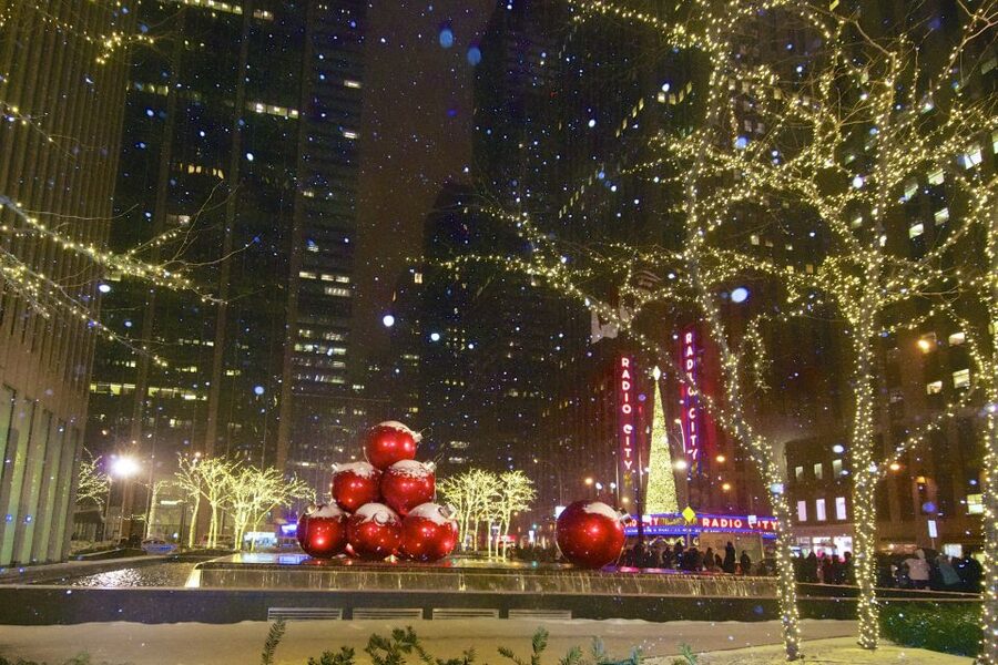 New York City: Holiday Lights Extravaganza Walking Tour - Finishing in Union Square instead of where you began
