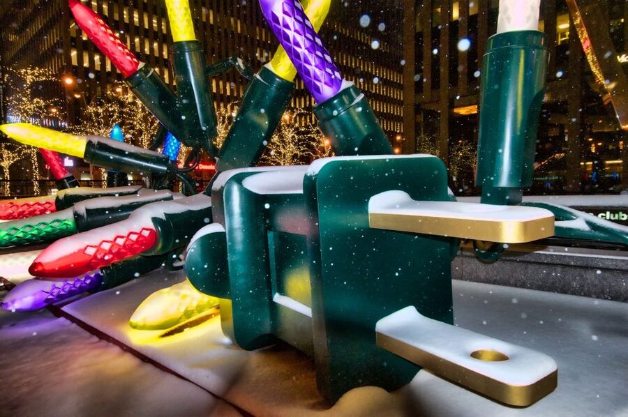 New York City: Holiday Lights Extravaganza Walking Tour - Dress for four hours outdoors