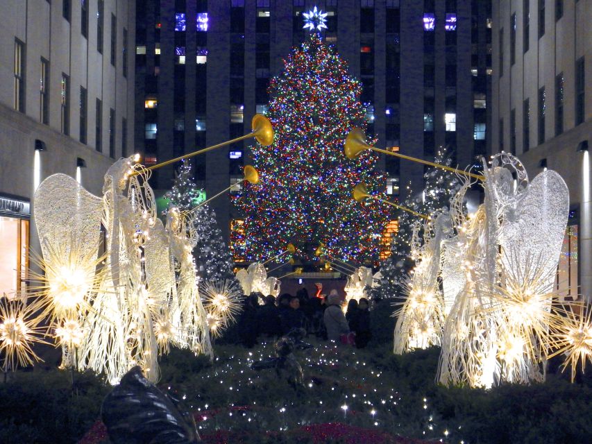 New York City: Holiday Lights Extravaganza Walking Tour - Who will enjoy this holiday lights walk
