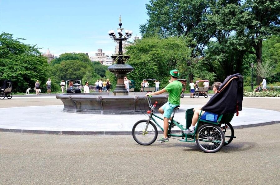 New York City: Movie and TV Show Locations Tour - What the guide adds to the ride