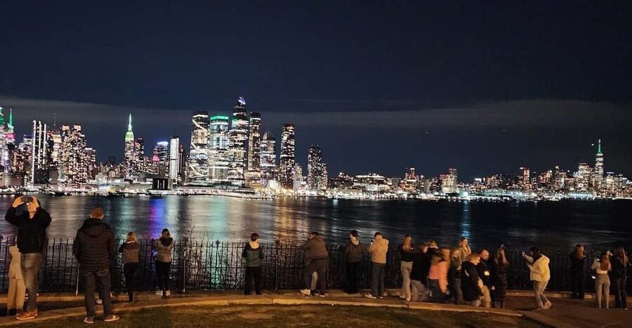 New York City Night Views - A panoramic hop-on-hop-off tour - Why the New Jersey side changes the New York view