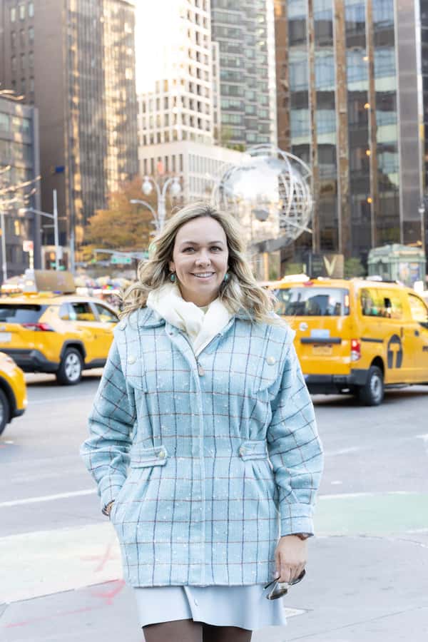 New York City: Photoshoot - Times Square - Cold weather, crowds, and clothing choices