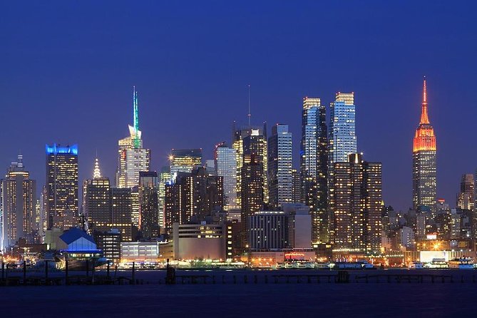 New York City Private Night Tour with Driver-Guide - Why New York at night works so well from across the rivers