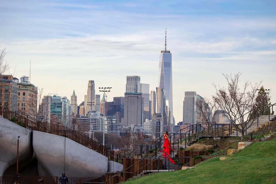 New York City: professional photoshoot Dumbo or Central Park - Is the $271 Group Price Good Value?