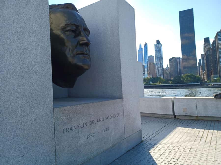 New York City: Roosevelt Island Walking Tour with Tram Ride - Four Freedoms State Park and Franklin Roosevelt