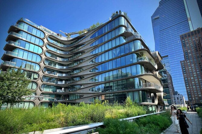 New York City's High Line: A Self-Guided Audio Tour - Chelsea Market: a useful break in the walk
