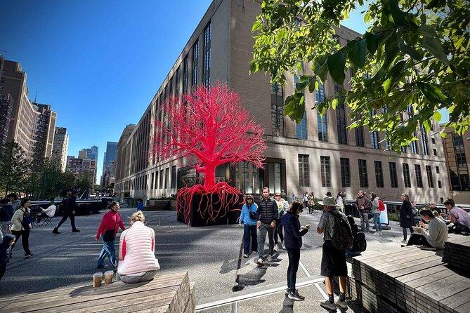 New York City's High Line: A Self-Guided Audio Tour - The General Theological Seminary and quieter surroundings