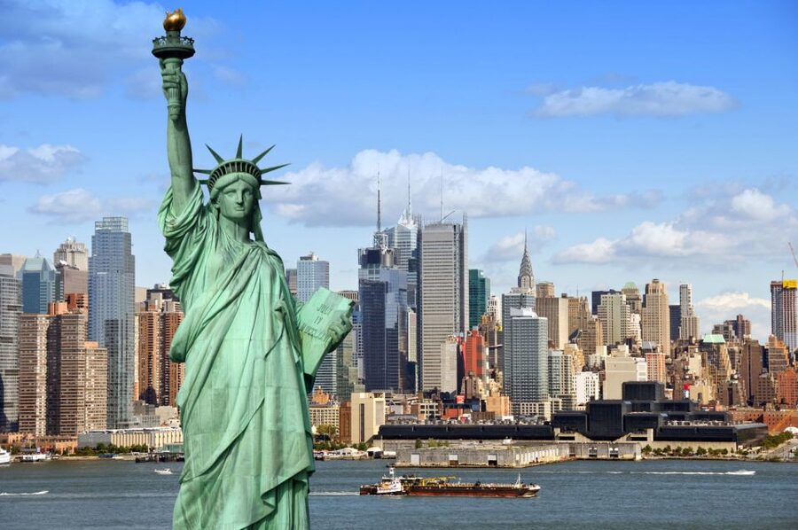New York City: Sightseeing Walking Tour with Food Tastings - Starting at Wall Street and Federal Hall