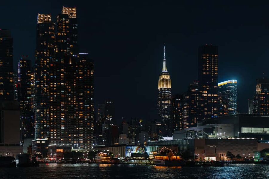 New York City: Sip 'N Groove Evening Cruise with Live DJ - The live DJ, top deck, and all-ages mood
