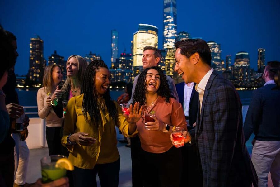 New York City: Sip 'N Groove Evening Cruise with Live DJ - Drinks, snacks, and the real cost of the evening