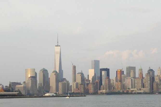 New York City Skyline and Statue of Liberty Cruise - Battery Park and the route toward Liberty Island