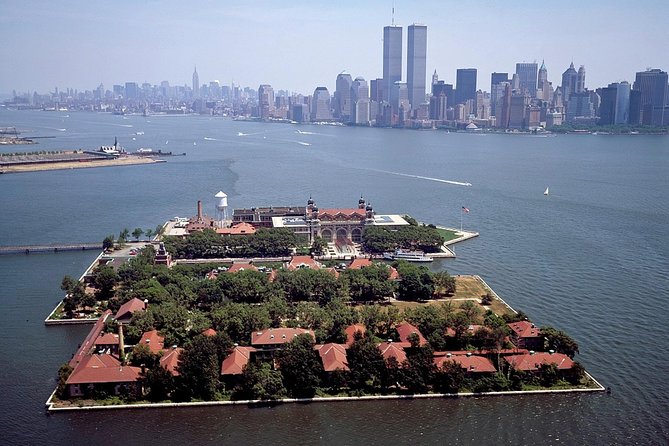 New York City Skyline and Statue of Liberty Cruise - Ellis Island, history without a landing