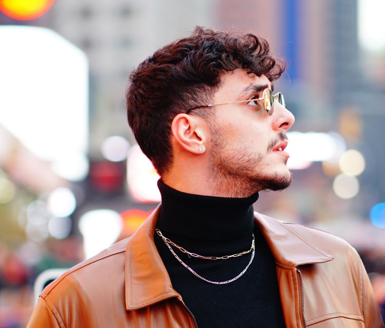 New York City: Solo or Couples Photoshoot in Times Square! - A polished New York memory in only 45 minutes