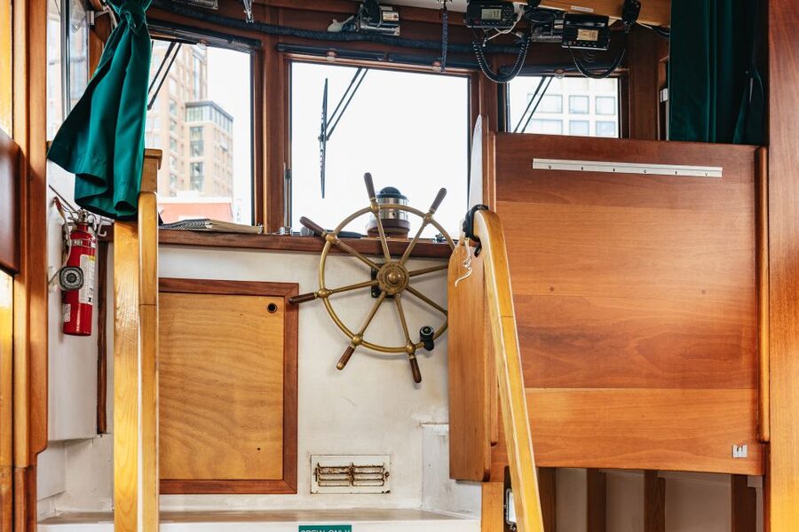 New York City: Sunset Yacht Cruise - Drinks, food, and the evening mood
