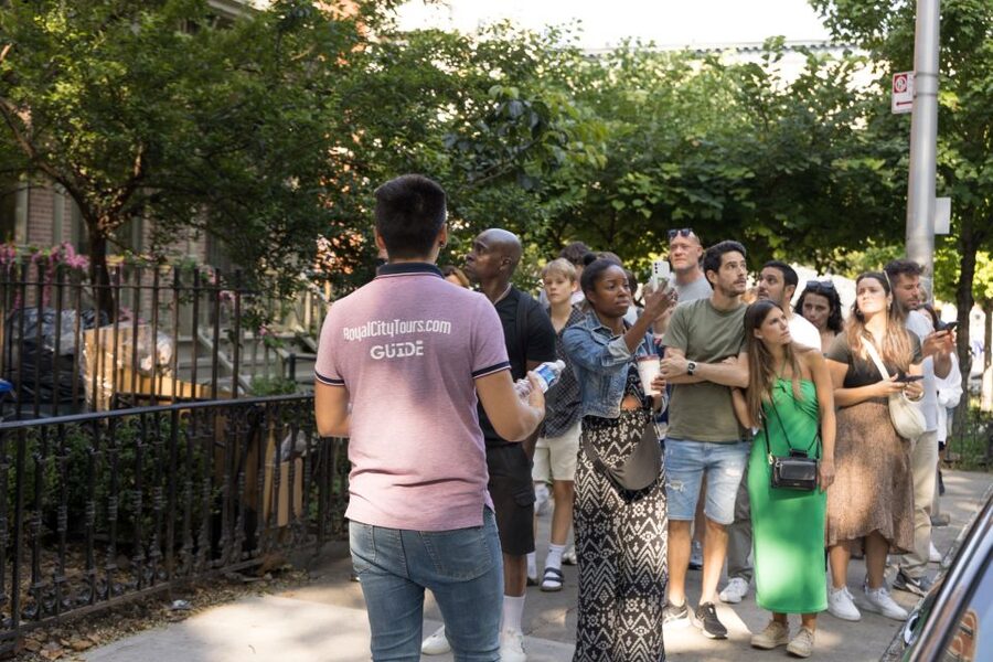 New York City: Tour of Manhattan, Bronx, Queens & Brooklyn - The Shakespeare Steps and the Joker connection