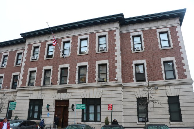 New York contrasts: Manhattan, The Bronx, Queens & Brooklyn - The Bronx brings murals, baseball, and movie locations