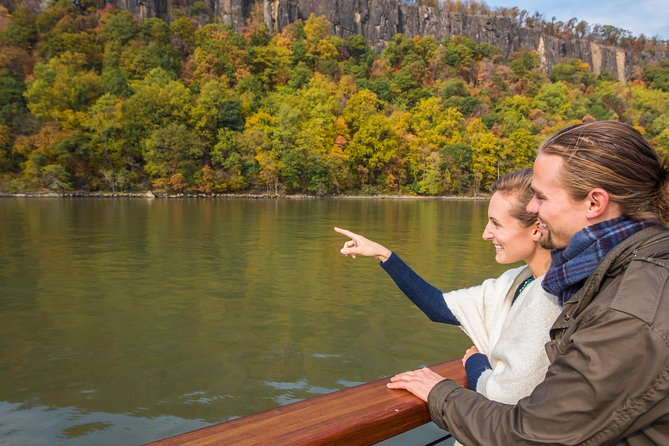 New York Fall Foliage Cruise up the Hudson River - Group size, comfort, and weather