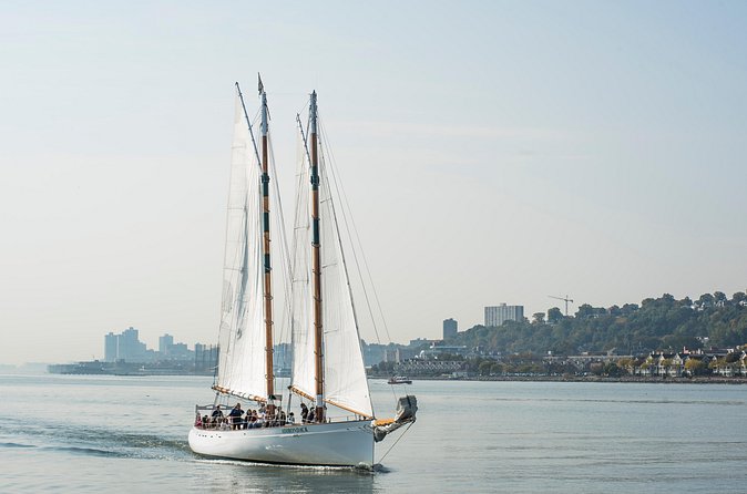 New York Fall Foliage Sail up the Hudson River - Sailing, motoring, and the pace of the trip
